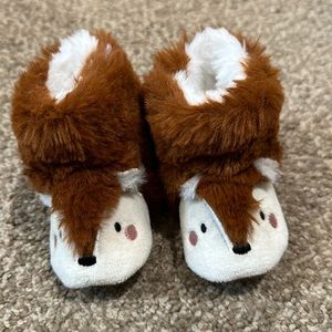 Baby boots 3-6 mo. Never worn.